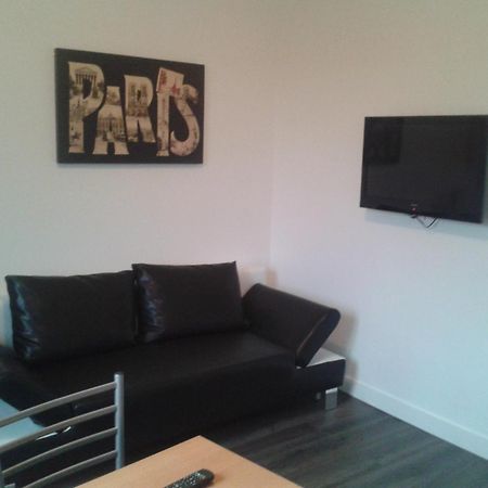 Gites Poirier Bazin Montry Exterior foto