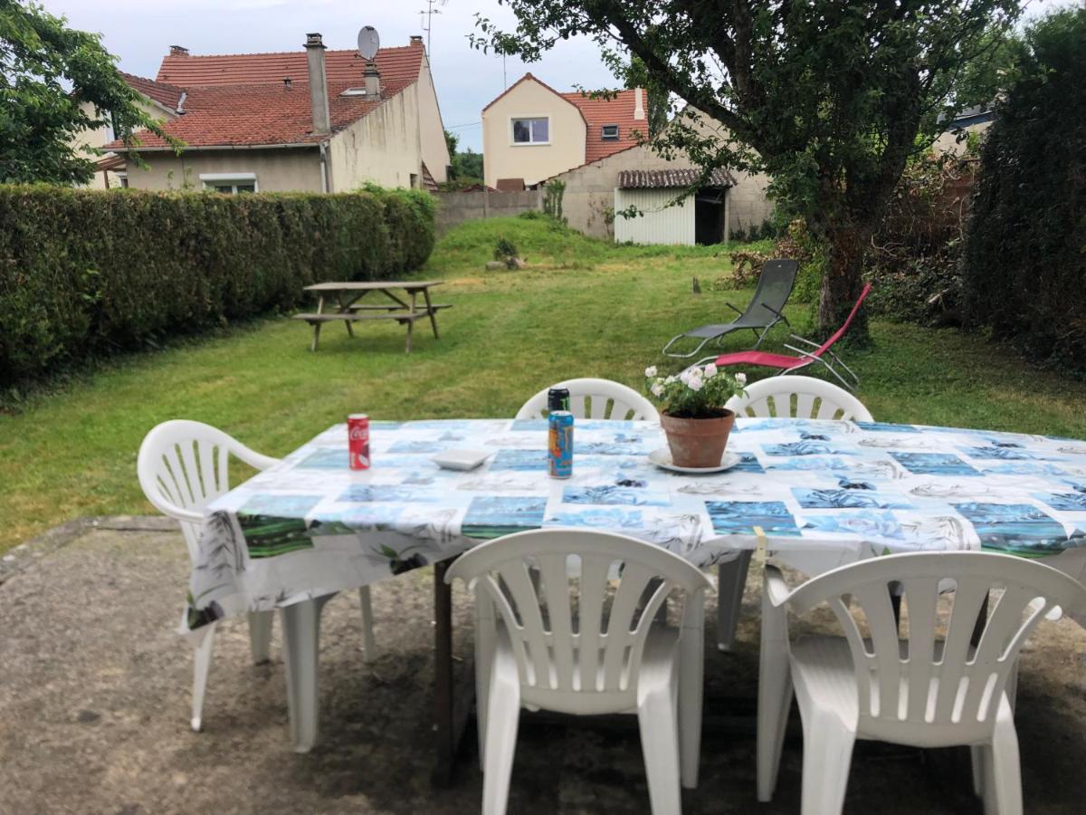 Gites Poirier Bazin Montry Exterior foto