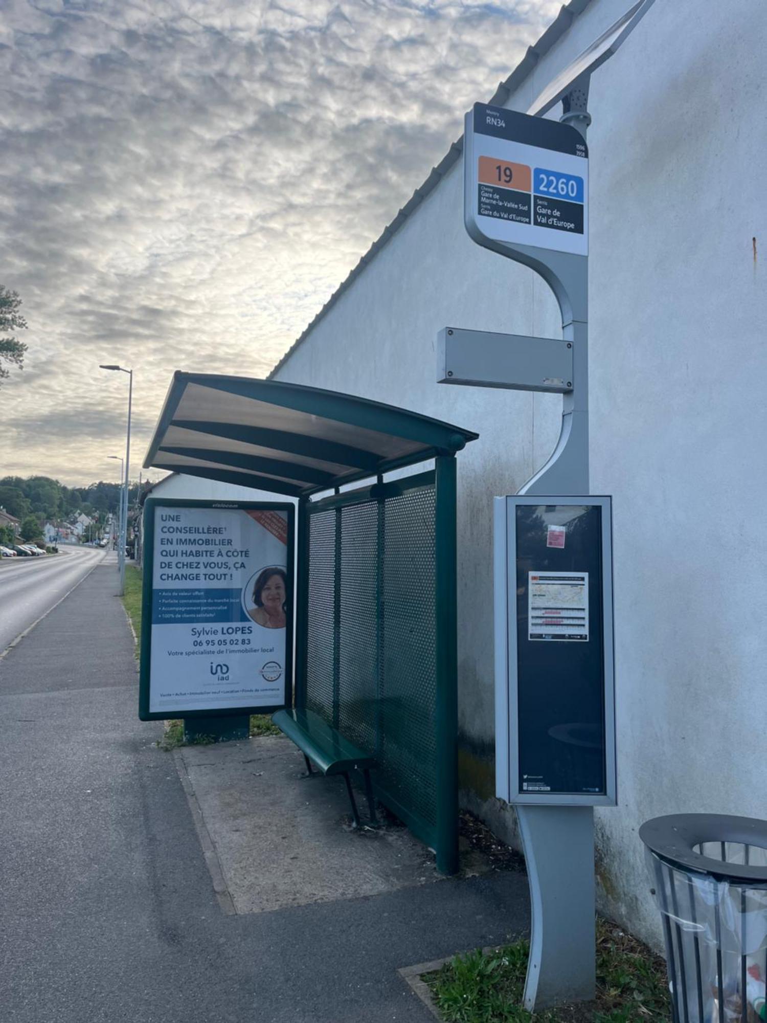 Gites Poirier Bazin Montry Exterior foto