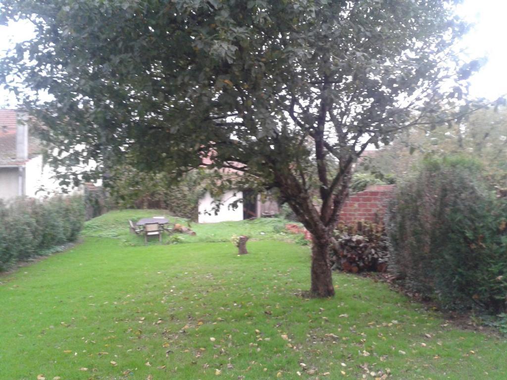 Gites Poirier Bazin Montry Exterior foto
